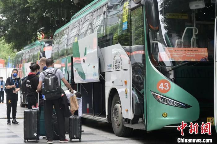 近日，那不勒斯门将梅雷特的经纪人帕斯托雷洛接受了天空体育的采访，谈到了梅雷特的未来。